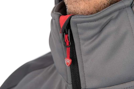 npr530_536_rage_lightweight_windblocker_neckline_detail.jpg